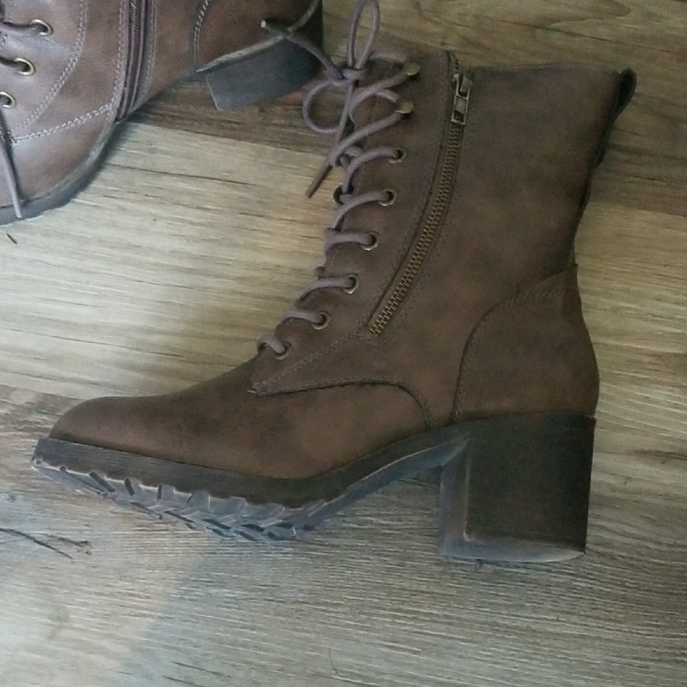 Sun + Stone Chocolate Lace-Up Boots - Picture 3 of 5